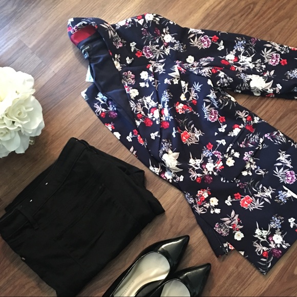 Lane Bryant Size 16 Floral Navy Blazer - Picture 1 of 7